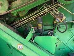 1997 John Deere 9500 Combine