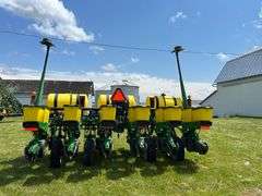John Deere 1750 Conservation Planter