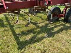 Case IH 4600 Field Cultivator