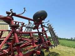 Case IH 4600 Field Cultivator