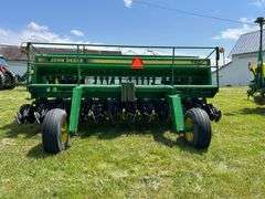 John Deere 750 Grain Drill