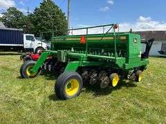 John Deere 750 Grain Drill