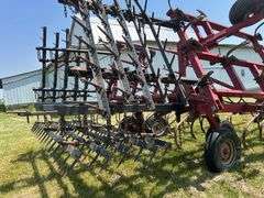 Case IH 4600 Field Cultivator