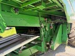 1997 John Deere 9500 Combine