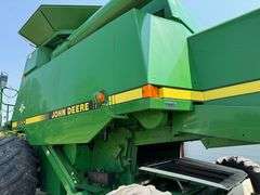 1997 John Deere 9500 Combine