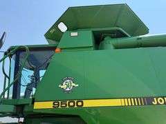 1997 John Deere 9500 Combine