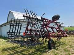 Case IH 4600 Field Cultivator