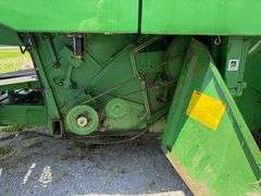 1997 John Deere 9500 Combine