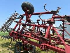 Case IH 4600 Field Cultivator