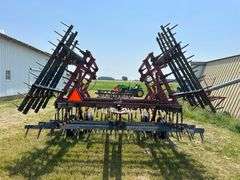 Case IH 4600 Field Cultivator
