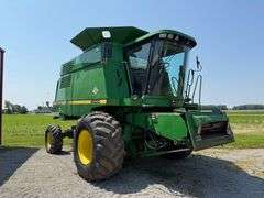 1997 John Deere 9500 Combine