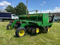 John Deere 750 Grain Drill