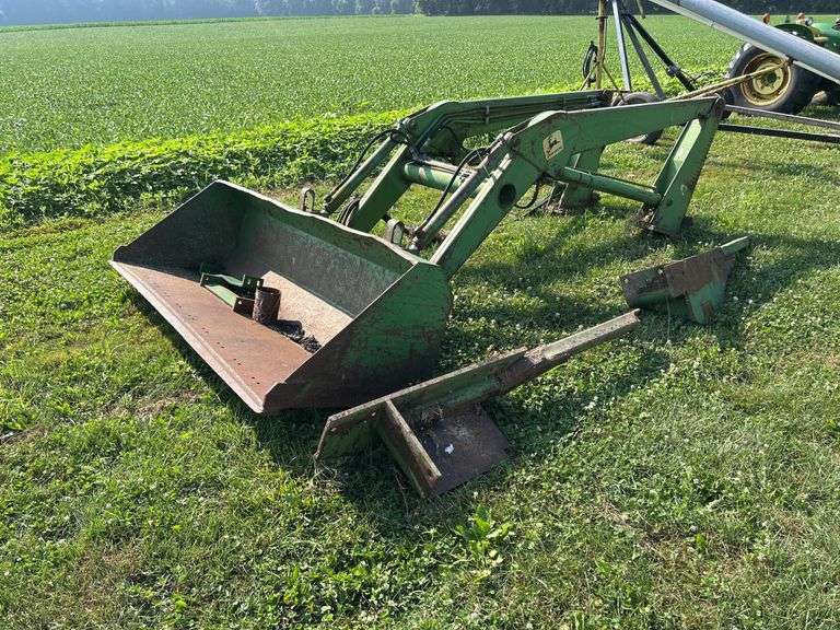 John Deere 158 Front End Loader