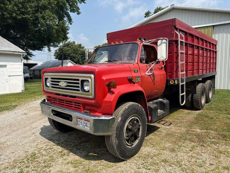 1979 Chevrolet C70 Custom Deluxe Grain Truck