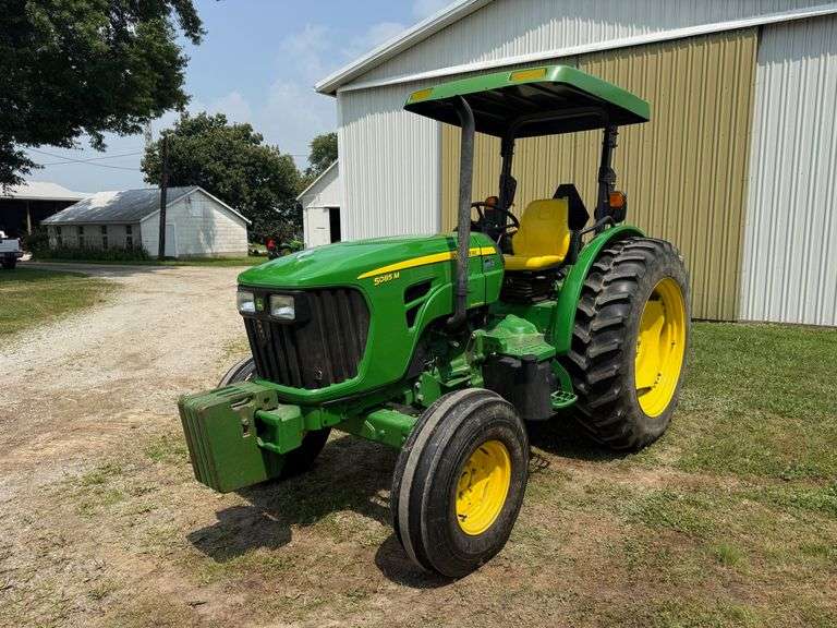2013 John Deere 5085M
