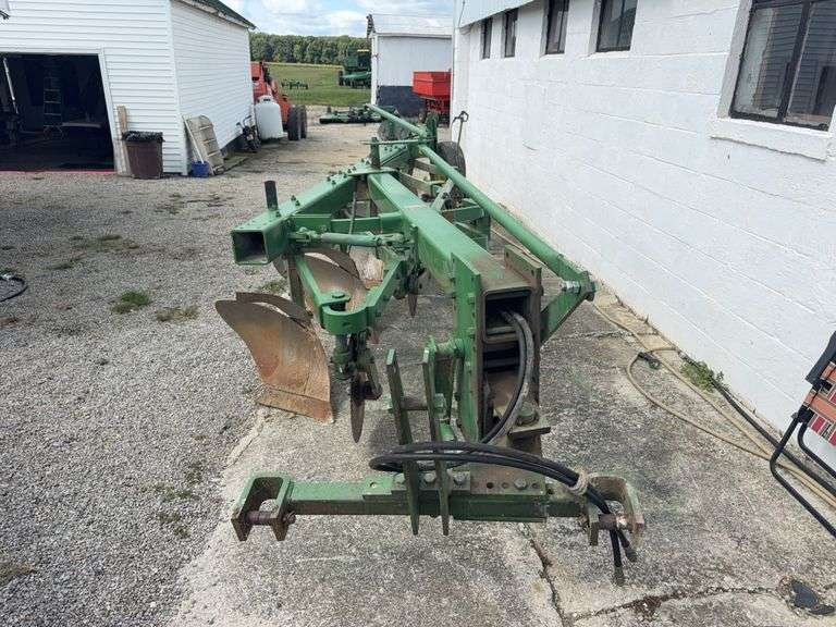 1350 John Deere 5 Bottom Plow